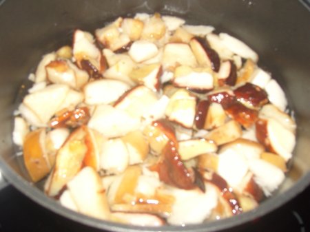 Филе индейки  с белыми грибами и ананасом .(Фоторецепт от админа)