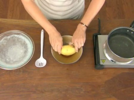 Как быстро почистить варёный картофель (видео)