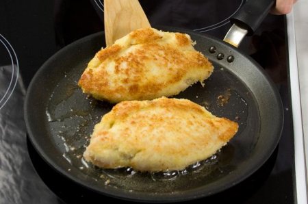 Куриное филе, фаршированное сыром, ветчиной и ананасами (Фоторецепт)
