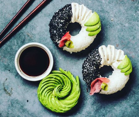  Гибрид суши и пончика: новый кулинарный тренд набирает обороты