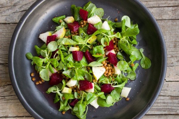 5 вкусных и быстрых рецептов салатов со свеклой