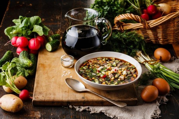 Время  холодных супов: 6 рецептов окрошки на квасе и на кефире