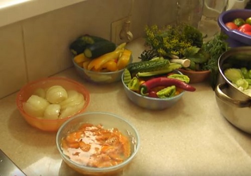 Как заготовить вкуснейшее овощное ассорти на зиму. (Фоторецепт)