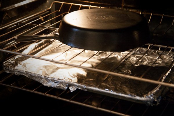 7 ошибок, которые можно по незнанию совершить с чугунной сковородой