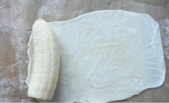 Бананы в слоеном тесте