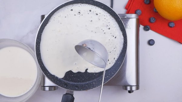 Тонкие домашние блинчики с дырочками, на молоке и кефире. (Фоторецепт)