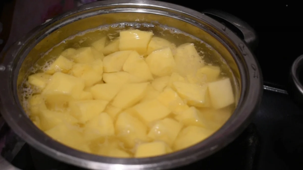 Как вкусно приготовить картофельные зразы с мясной начинкой