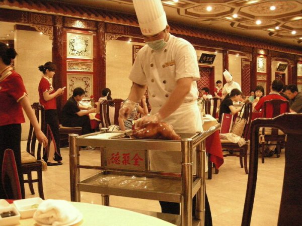 Почему многие разочаровываются, пробуя утку по-пекински: нюансы приготовления