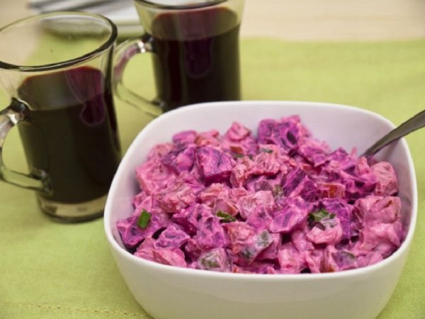 Новогодний стол: 6 простых рецептов картофельных салатов