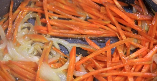 Салат с фасолью, грибами и овощами Салат с фасолью, грибами и овощами