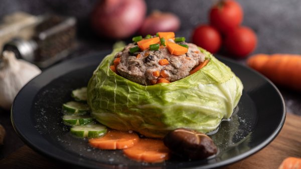 Открыл изумительный рецепт из фарша и капусты: по вкусу превосходит голубцы, а готовится на удивление легко. Открыл изумительный рецепт из фарша и капусты: по вкусу превосходит голубцы, а готовится на удивление легко.
