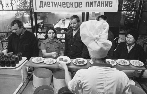 Печеночный торт и еще 6 блюд, которые обожали в СССР, а сейчас боятся пробовать  Печеночный торт и еще 6 блюд, которые обожали в СССР, а сейчас боятся пробовать