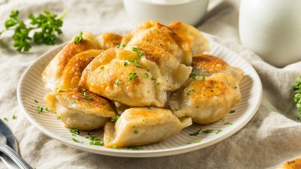 Сочные и хрустящие: Как правильно пожарить пельмени Сочные и хрустящие: Как правильно пожарить пельмени