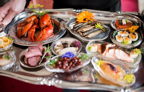 Гуляш, суши, драники: гид по вредным и полезным кухням мира Гуляш, суши, драники: гид по вредным и полезным кухням мира