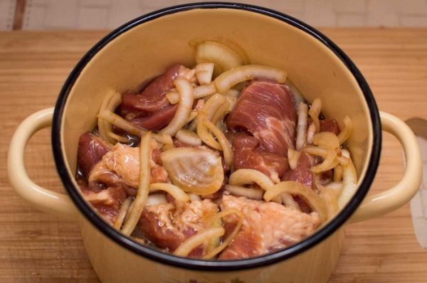 «Какой фрукт превратит жёсткое мясо в сочное всего за 30 минут — секрет идеального маринада». «Какой фрукт превратит жёсткое мясо в сочное всего за 30 минут — секрет идеального маринада».